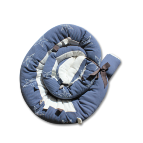 MINENE ΠΟΛΥΧΡΗΣΤΙΚΟ ΜΑΞΙΛΑΡΙ- ΠΑΝΤΑ  – SNUGGLY SNAKE -ΠΙΚΕ 3D BLUE STARS 22634