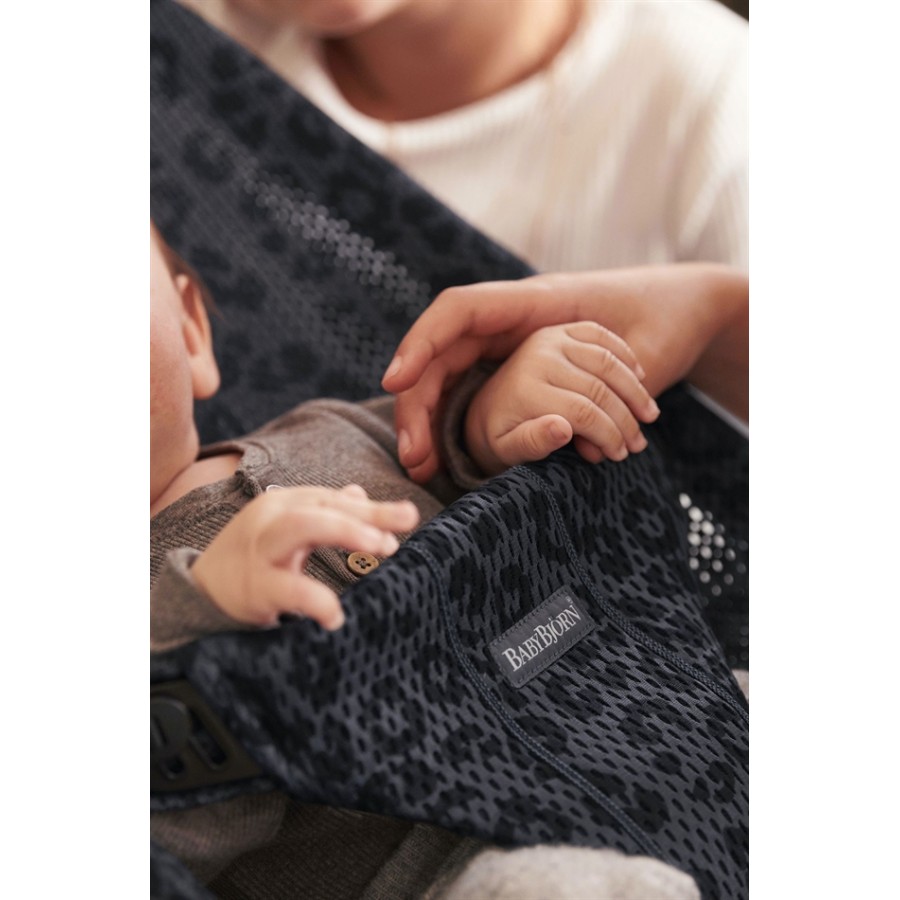 Babybjorn ρηλάξ Bliss Leopard anthracite mesh 006078