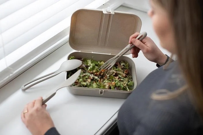 Koziol Φαγητοδοχείο Lunch Box Pascal L από Οργανικό Υλικό με Διαχωριστικό Μπεζ - 1